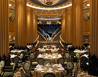 El elegante Restaurante del buque